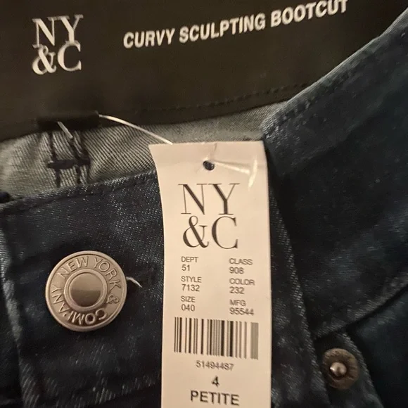 Brand new with tags! NY&Company, size 4 petite - Picture 3 of 4
